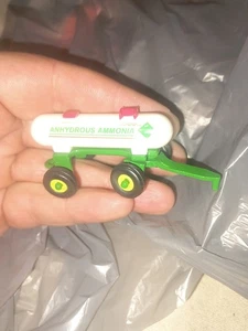 ERTL John Deere 1/64 Anhydrous Ammonia Tractor Tank Trailer w/Yellow Rims, 3" - Picture 1 of 3
