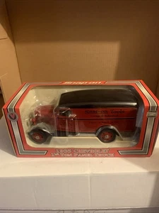 Crown Premiums Snap-On 1935 Chevy 1 1/2 Ton Panel Truck 1/24 Die-Cast NIB Bank - Picture 1 of 4