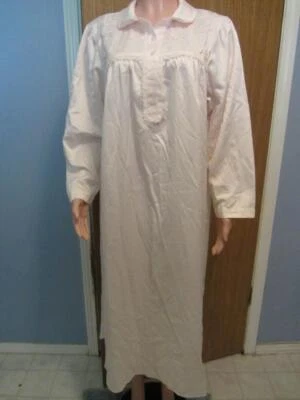 vintage Large Oscar dela Renta Pink Label long sleeve satiny nightgown pale pink - Image 1 of 4