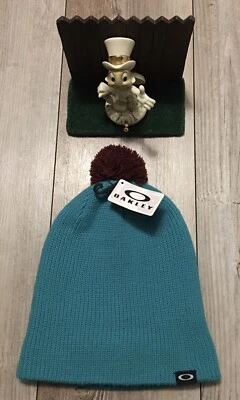 Oakley Pegasus Pom Gorro Azul Pavo Real con Bola Granate Nuevo $45 Foto 1 de 4