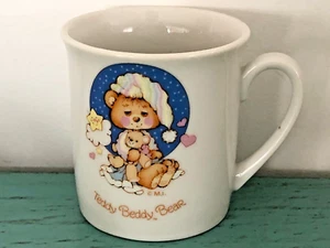 Taza pequeña de cerámica para bebé de colección oso de peluche 1982 Enesco ¡RARA! - Imagen 1 de 1
