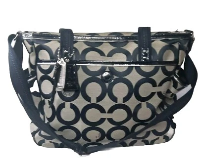 Logotipo Coach Signature cinza~bolsa de fraldas preta F1193-16981~COMO ESTÁ- FORRO DESCASCANDO  - Imagem 1 de 4
