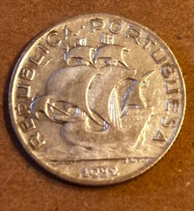 1932  Portugal 2.5 Escudos - Picture 1 of 2