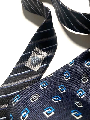 GIANNI VERSACE VINTAGE AÑOS 90 LLAVE GRIEGA CUADRADOS JACQUARD CORBATA MEDUSA... - Imagen 1 de 4