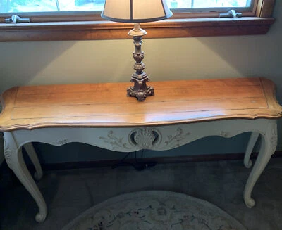 Mesa consola Ethan Allen Legacy French Country-Modelo 13-9621E Foto 1 de 4