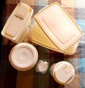 Vintage Rubber Maid Containers 12 pc set 1 pint,1,3,7,8,9 with lids - Picture 1 of 8