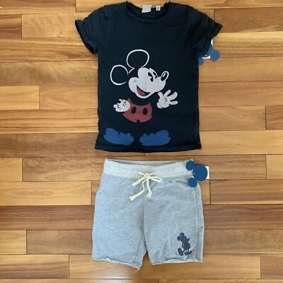 **NWT** Disney Mickey Mouse Junk Food Shirt And Shorts - Imagem 1 de 2