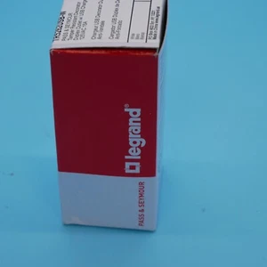 Pass & Seymour Legrand Tamper Resistant Decorator Duplex Outlet  TR5262USB-W - Picture 1 of 4