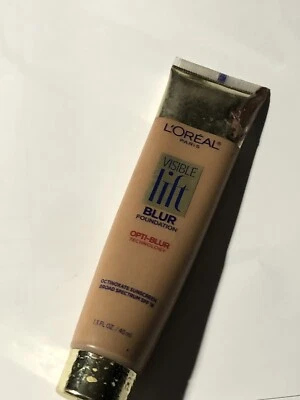 NEW L’Oréal Visible Lift Blur Foundation SPF 18 Sunscreen, 207 Buff Beige Opened - Image 1 of 2