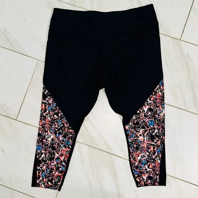 Under Armour Womens Compression Heatgear Capris Leggings 3X Black & Print - Image 1 of 4