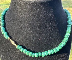 ✨COLLAR DE CUENTAS GRADUADAS VERDE JADE MOTEADO DE COLECCIÓN 22” BROCHE ESTERLINA✨ - Imagen 1 de 9