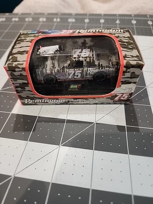 Ford Thunderbird 1996 Morgan Shepherd #75 Remington camuflaje 1:64 Revell Foto 1 de 4