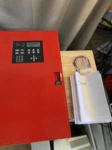 Honeywell Silent Knight 6808 Schrank mit 6820/EVS Platine & Anleitungen - Bild 1 von 15