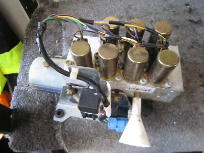 Pompa tetto e gruppo motore Mercedes CLK A208 Cabriolet Cabriolet 7 selon2088000030 - Immagine 1 di 2