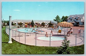 Pine Crest Friendship Inn Sioux Falls SD Postcard Poolside View Hwy 16 and 29 - Picture 1 of 2