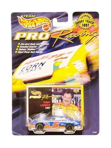 TEAM HOT WHEELS Pro Racing, Terry Labonte #5, Short Track, 1st Edition, 1997 - Picture 1 of 2