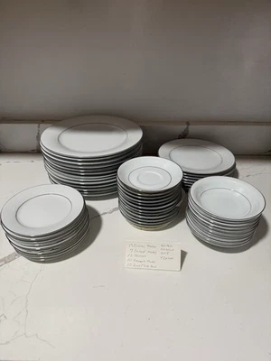Juego de cena Noritake Whitehall 6115 52 piezas - Platos platillos cuencos-  Foto 1 de 4