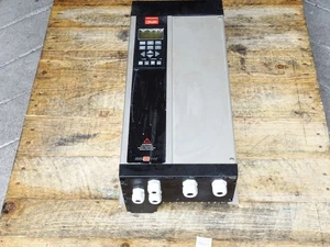 Danfoss 175Z0779 VLT5006PT5C54STR3DLF10A00 Frequenzumrichter 4kW - Picture 1 of 3