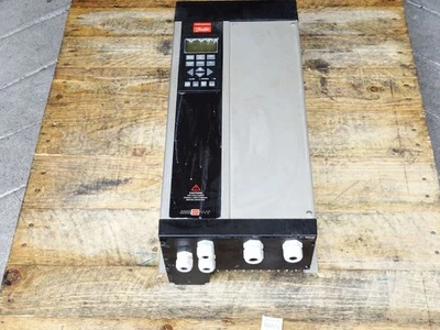 Danfoss 175Z0779 VLT5006PT5C54STR3DLF10A00 Frequenzumrichter 4kW - Image 1 of 3