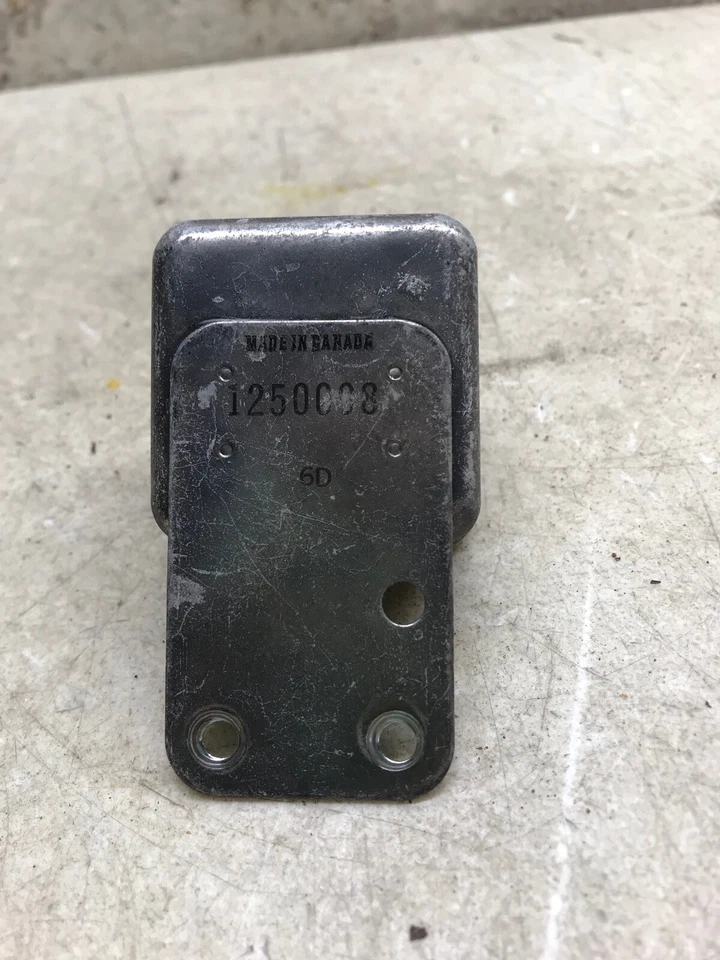 Реле 71 72 73 74 75 76 Cadillac Fleetwood 1250008 - Изображение 1 из 2