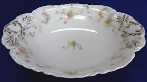 HAVILAND LIMOGES FINE PORCELAIN OVAL SERVING BOWL IN PRINCESS PATTERN - Picture 1 of 7