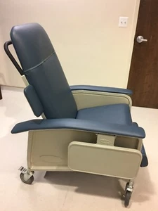 Lumex recliner chair, recliner chair, Hospital recliner chair, Medical recliner - Picture 1 of 2