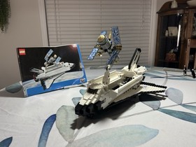 LEGO Discovery: Space Shuttle Discovery-Sts-31 (7470) - Complete - Retired