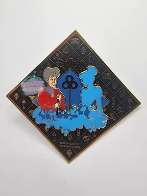 Prendedor Disney Villano y Héroe Dama Tremaine y Cenicienta LE 700 Disneyland París Foto 1 de 2