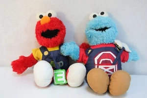 Menge 2 Fisher Price Sesamstraße Bauer Elmo & Krümelmonster Plüschtier Stofftier - Bild 1 von 4