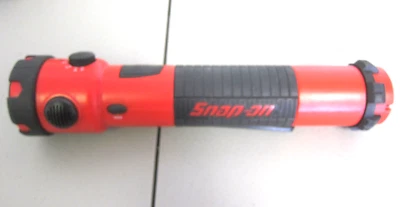Snap-on 92179 8-LED Crank Emergency Flashlight with AM, FM, Weather Band & NOAA - Image 1 of 3