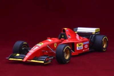 Vends maquettes au 1/12 MFH Model Factory Hiro Ferrari 412 T2 GP du Canada - Photo 1/4