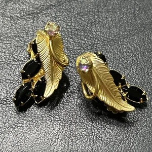 Schöne Vintage markenlos 1" schwarz Strass Cabochon Blatt Clip Ohrringe - Bild 1 von 5