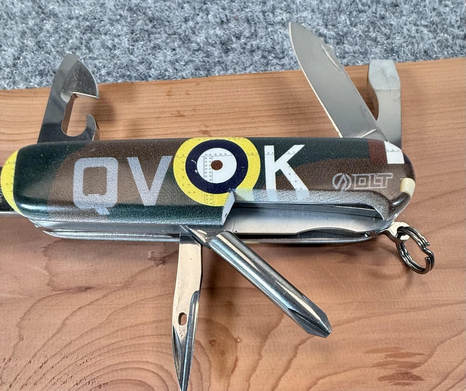 Cuchillo Victorinox Swiss Army Tinker Spitfire QVOK DLT Exclusivo Edición Limitada Foto 1 de 4