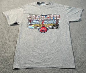Camisa Nascar Charlotte Motor Speedway Triple Cabeza Para Hombre Gris Medio Coca-Cola 600 - Imagen 1 de 9
