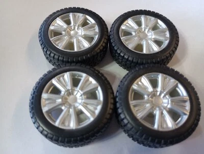 КОЛЕСА И ШИНЫ MAISTO МАСШТАБ 1/24 ДЛЯ РЕМОНТА ВНЕДОРОЖНИКА CHEVY TAHOE 2021 - Изображение 1 из 4