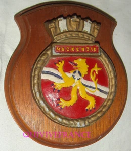 TB831 - TAPE DE BOUCHE Crest Badge HMCS MACKENZIE - Picture 1 of 2