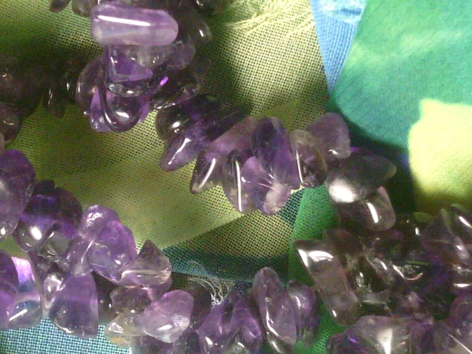 Vtg 31~36" STRAND (APPROX) DARK AMETHYST CHIP STONE NECKLACE CRAFT  #021920o - Image 1 of 3