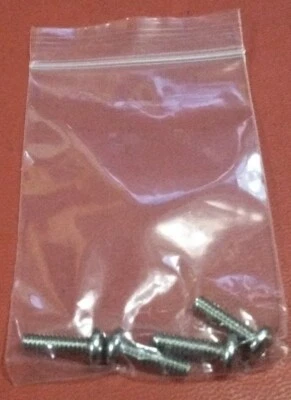 Juego de 1 tornillos OEM mejorados para puerta de libertad media de PetSafe PAC11-11038 Foto 1 de 3