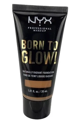 Base NYX Born To Glow Naturally Radiant BTGRF 16 CAOBA 1,01 oz  Foto 1 de 4
