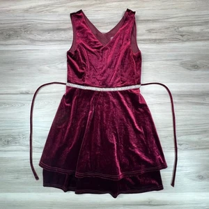 Speechless Kinder Burgunderrot Samt Kleid Strass Gürtel Ärmellos Party Größe 10 - Bild 1 von 9
