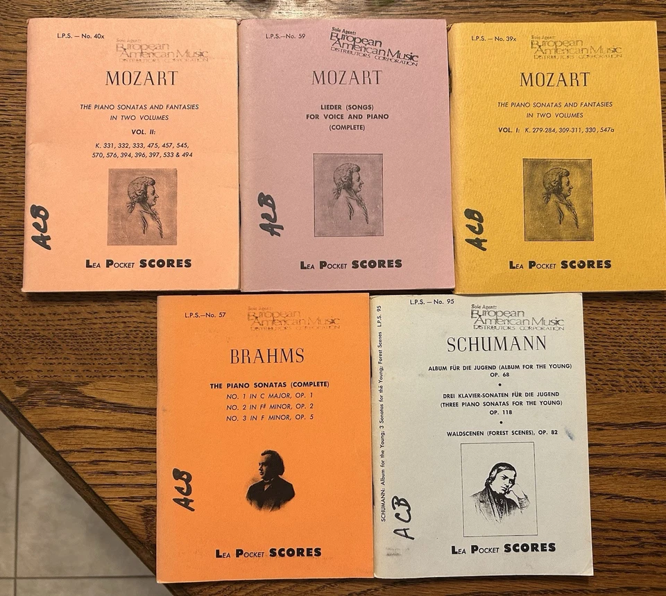 Robert Schumann, Mozart, Brahms Lea Pocket Scores Study Scores For Piano Lot 5 - Image 1 of 1