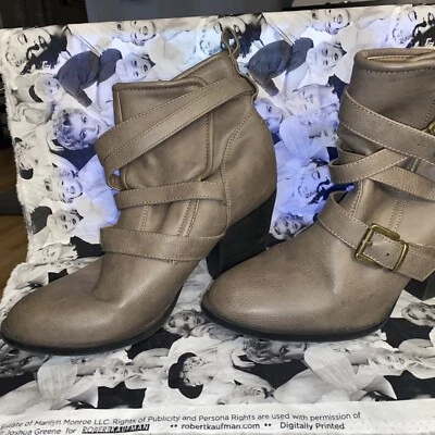 Material Niña Mujer Botas Raelyn Tobillo Punta Redonda en Beige Talla 11 Foto 1 de 4