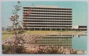 Postal del edificio exterior 2 del Centro de Naves Espaciales Tripuladas en Houston Texas - Imagen 1 de 2