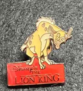INSIGNIA PIN DISNEY REY LEÓN ED LA HIENA - Imagen 1 de 4