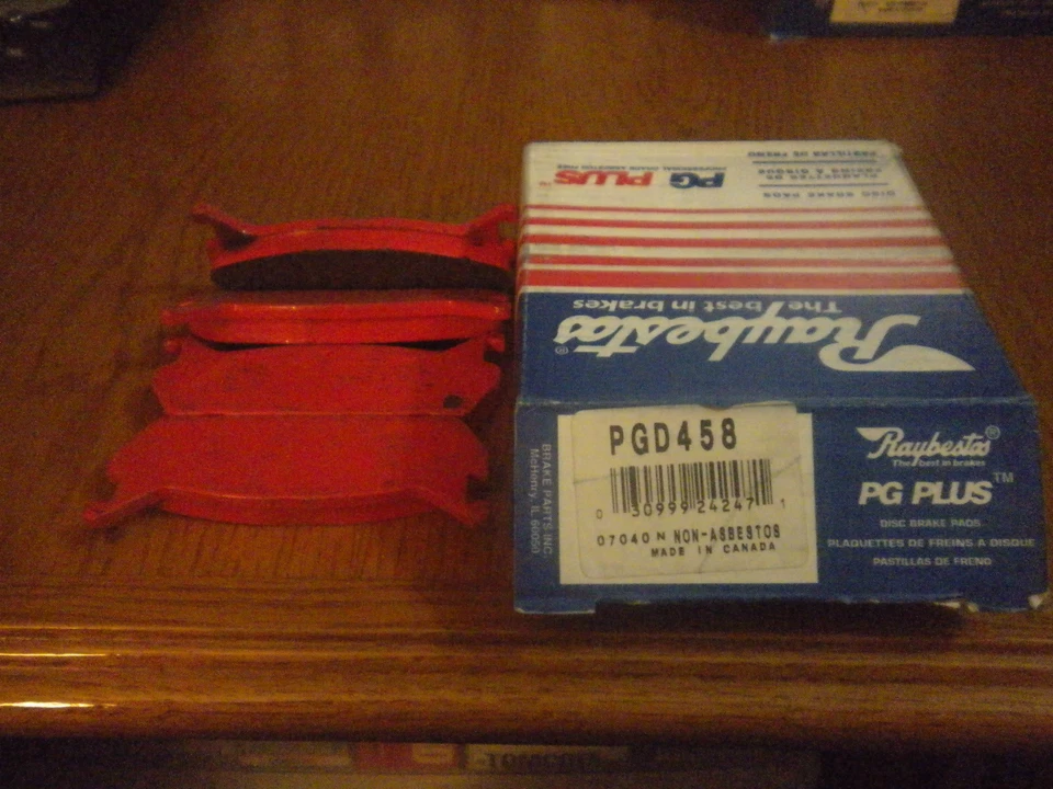 NUEVA Pastilla de freno de disco trasera Raybestos, se adapta a 96-91 Ford y Mercury, 93-90 aplicaciones Mazda. Foto 1 de 1