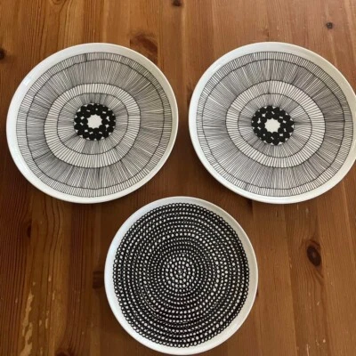 Marimekko Oiva Siirtolapuutarha Plato Negro x Blanco 25cm 20cm Juego de 3 Piezas Foto 1 de 4
