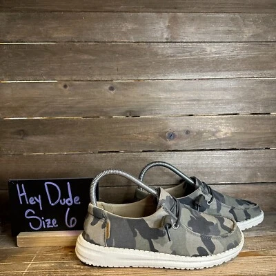 女式 Hey Dude Wendy 绿色迷彩舒适休闲轻便乐福鞋 6 M 码 GUC — 第 1/4 张图片