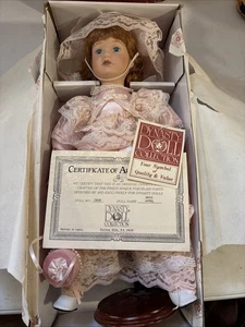 Dynasty Doll Collection Porzellanpuppe "Miss April" - Bild 1 von 9