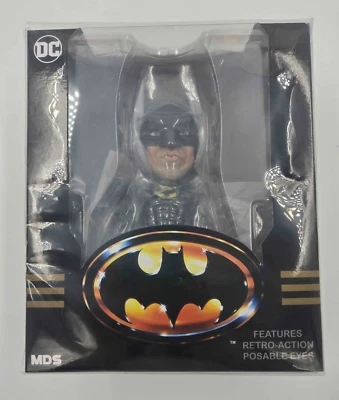 Mezco Designer Series Deluxe Batman (1989) - Image 1 of 4