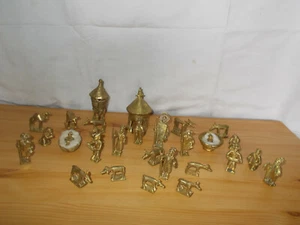 ORIGINALE 2 crèches africaines 25 santons en métal doré et 2 huttes - Picture 1 of 11